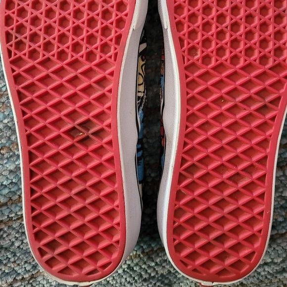 Vans x Marvel Spider-Man Slip ons - Picture 8 of 10